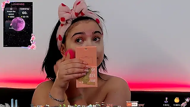 Snapshot of AveryWillow chatting on February 5, 12:38 pm AveryWillow online show from February 5, 12:38 pm