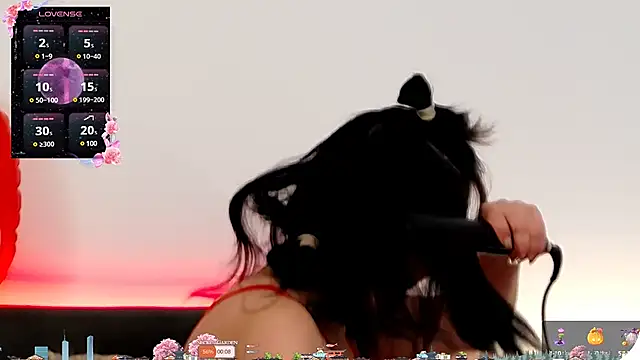 Snapshot of AveryWillow chatting on February 14, 4:20 pm AveryWillow online show from February 14, 4:20 pm