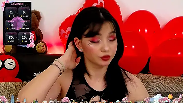 Snapshot of AveryWillow chatting on February 15, 12:01 pm AveryWillow online show from February 15, 12:01 pm