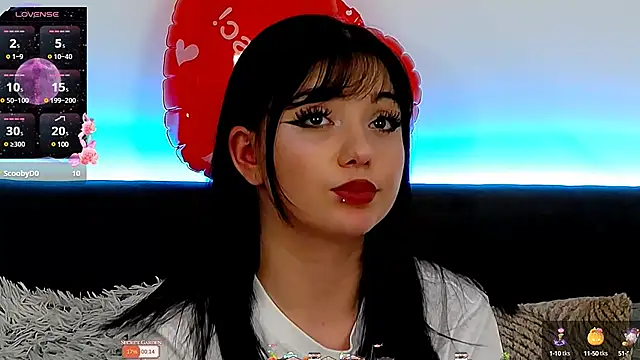 Snapshot of AveryWillow chatting on February 23, 6:23 pm AveryWillow online show from February 23, 6:23 pm