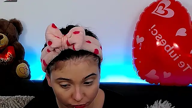 Snapshot of AveryWillow chatting on February 26, 11:41 am AveryWillow online show from February 26, 11:41 am