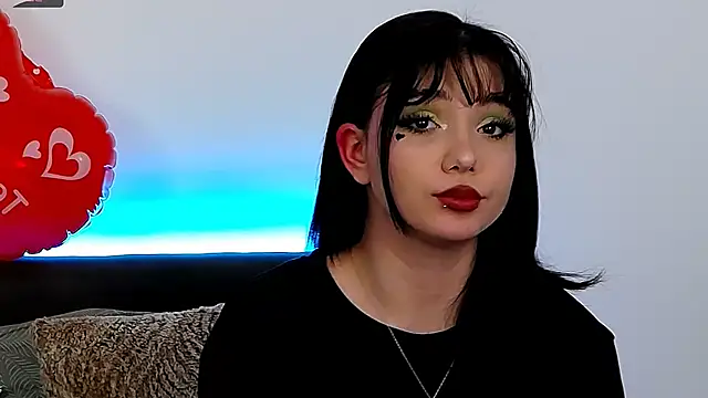 Snapshot of AveryWillow chatting on February 26, 2:46 pm AveryWillow online show from February 26, 2:46 pm