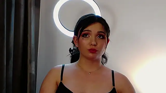 Snapshot of AveryWillow chatting on March 1, 1:51 pm AveryWillow online show from March 1, 1:51 pm