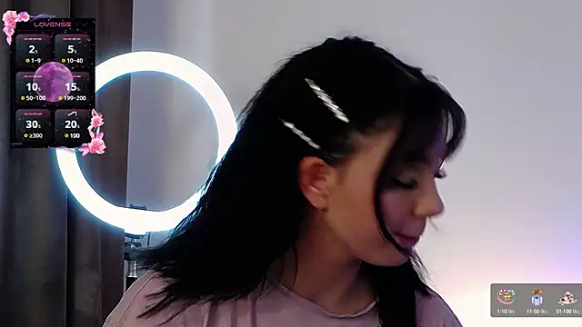 Snapshot of AveryWillow chatting on March 5, 2:45 pm AveryWillow online show from March 5, 2:45 pm