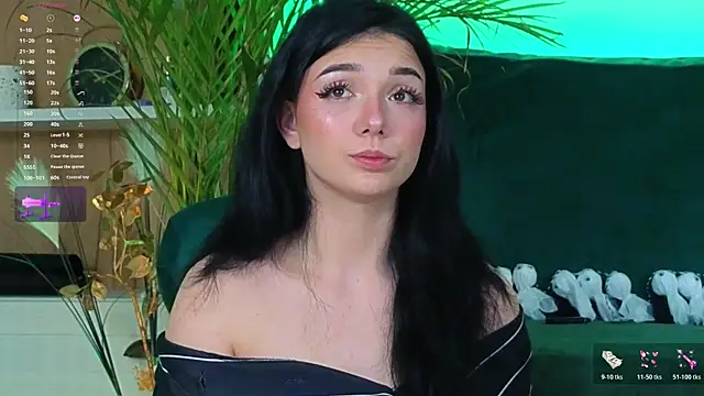 Snapshot of AveryWillow chatting on November 17, 10:48 pm AveryWillow online show from November 17, 10:48 pm