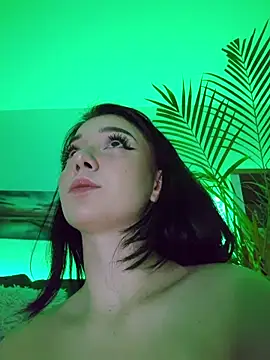 Snapshot of AveryWillow chatting on November 19, 10:10 pm AveryWillow online show from November 19, 10:10 pm