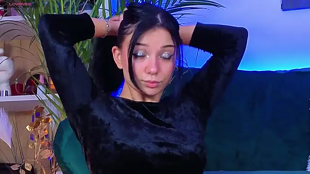 Snapshot of AveryWillow chatting on November 26, 3:35 pm AveryWillow online show from November 26, 3:35 pm