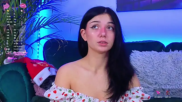 Snapshot of AveryWillow chatting on December 2, 6:14 pm AveryWillow online show from December 2, 6:14 pm