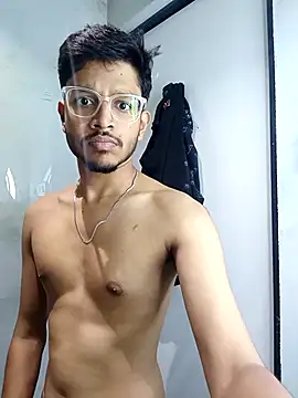 Snapshot of skinnyyyyyyyyy chatting on October 6, 3:37 am skinnyyyyyyyyy online show from October 6, 3:37 am