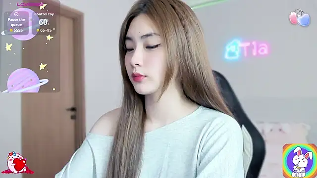 CelestiaWang online show from September 12, 9:20 am