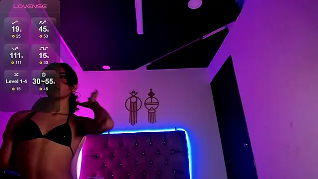 Snapshot of MiaCavallii_ chatting on March 11, 2:54 am MiaCavallii online show from March 11, 2:54 am