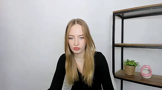 LilaGold online show from December 3, 3:44 pm