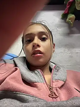 Snapshot of Bonnie_willliams19 chatting on December 14, 1:39 am Bonnie willliams19 online show from December 14, 1:39 am