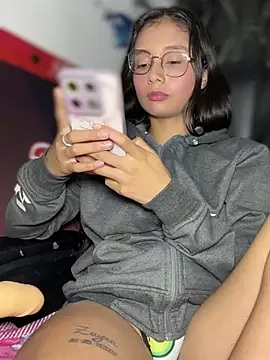 Snapshot of Bonnie_willliams19 chatting on February 20, 4:20 am Bonnie willliams19 online show from February 20, 4:20 am