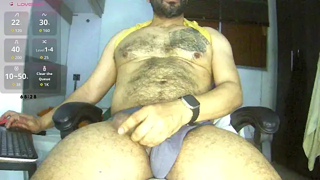 Snapshot of bruce_bigg chatting on November 3, 12:35 am bruce bigg online show from November 3, 12:35 am