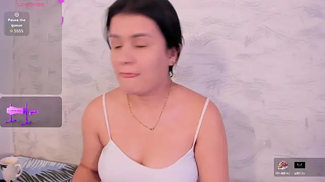 Snapshot of Elalove_ chatting on October 15, 7:14 pm Elalove online show from October 15, 7:14 pm