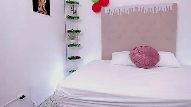 Alena Hegmann online show from December 9, 6:46 pm