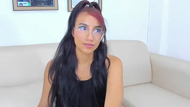 naomiii   online show from January 28, 1:08 am