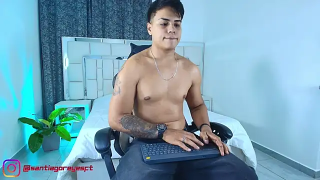 SantiagoReyesFtt online show from April 18, 4:27 am