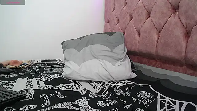 Snapshot of AMBER_LOVE22 chatting on January 9, 11:13 pm AMBER LOVE22 online show from January 9, 11:13 pm