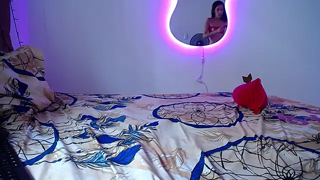 Snapshot of AMBER_LOVE22 chatting on February 14, 6:40 pm AMBER LOVE22 online show from February 14, 6:40 pm