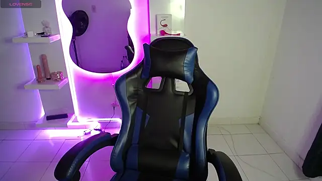 Snapshot of AMBER_LOVE22 chatting on October 4, 7:12 pm AMBER LOVE22 online show from October 4, 7:12 pm