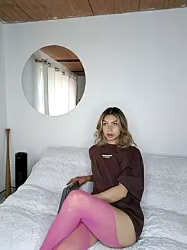 Snapshot of Karolgood3 chatting on December 5, 6:48 pm Karolgood3 online show from December 5, 6:48 pm