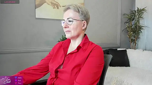 Nika Smit online show from February 15, 11:50 am