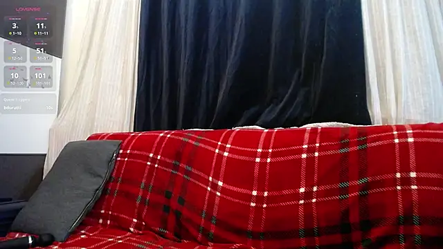 Snapshot of Blond_Woman chatting on December 2, 3:58 pm Blond Woman online show from December 2, 3:58 pm