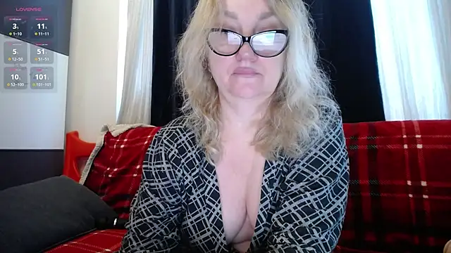 Snapshot of Blond_Woman chatting on December 16, 11:12 am Blond Woman online show from December 16, 11:12 am