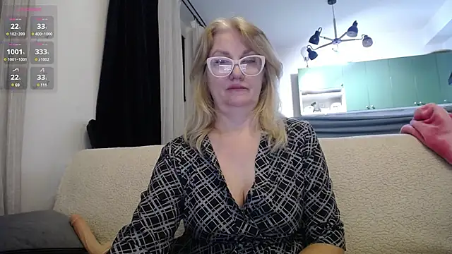 Snapshot of Blond_Woman chatting on January 15, 8:48 pm Blond Woman online show from January 15, 8:48 pm
