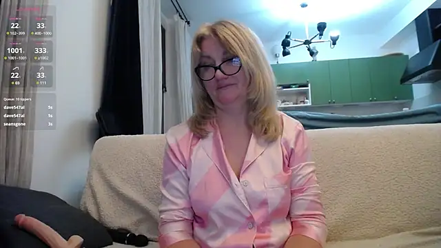 Snapshot of Blond_Woman chatting on January 27, 11:22 pm Blond Woman online show from January 27, 11:22 pm