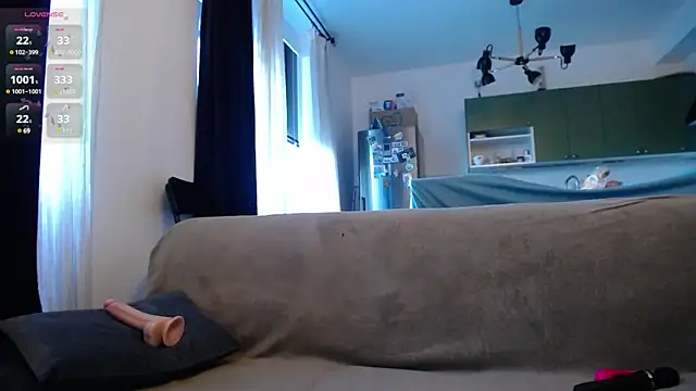 Snapshot of Blond_Woman chatting on February 1, 2:45 pm Blond Woman online show from February 1, 2:45 pm