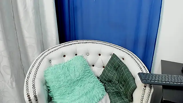 Snapshot of Analia18_ chatting on January 14, 11:53 am Analia18 online show from January 14, 11:53 am