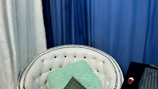 Snapshot of Analia18_ chatting on January 27, 12:16 pm Analia18 online show from January 27, 12:16 pm