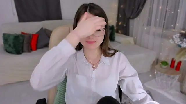 SereneFlame online show from February 3, 7:07 am