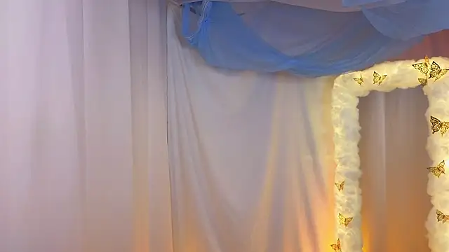 AlisiaSpinnet  online show from January 20, 7:15 am