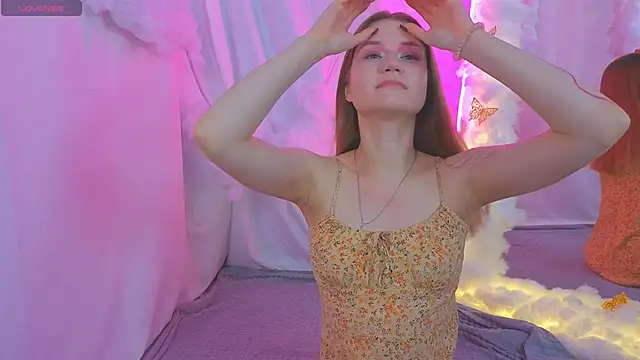 AlisiaSpinnet  online show from October 27, 4:00 pm