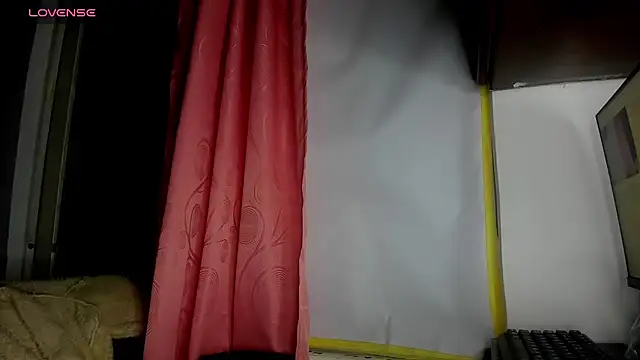 Snapshot of Nenita_Hot_ chatting on October 15, 1:06 am Nenita Hot online show from October 15, 1:06 am