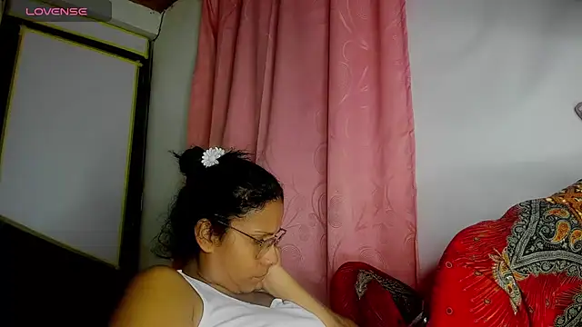 Snapshot of Nenita_Hot_ chatting on October 15, 11:38 pm Nenita Hot online show from October 15, 11:38 pm