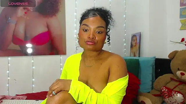 Snapshot of gianna_smith chatting on December 21, 3:14 am gianna smith online show from December 21, 3:14 am