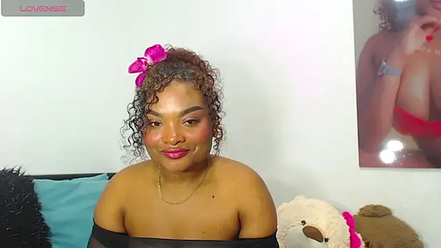Snapshot of gianna_smith chatting on February 7, 7:07 am gianna smith online show from February 7, 7:07 am