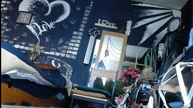 Snapshot of Katrin_miss chatting on December 12, 11:29 am Katrin miss online show from December 12, 11:29 am