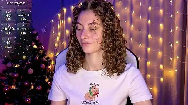 Snapshot of lady_curls chatting on December 19, 11:03 pm lady curls online show from December 19, 11:03 pm