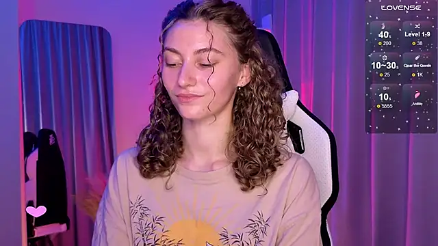 Snapshot of lady_curls chatting on February 8, 11:02 pm lady curls online show from February 8, 11:02 pm