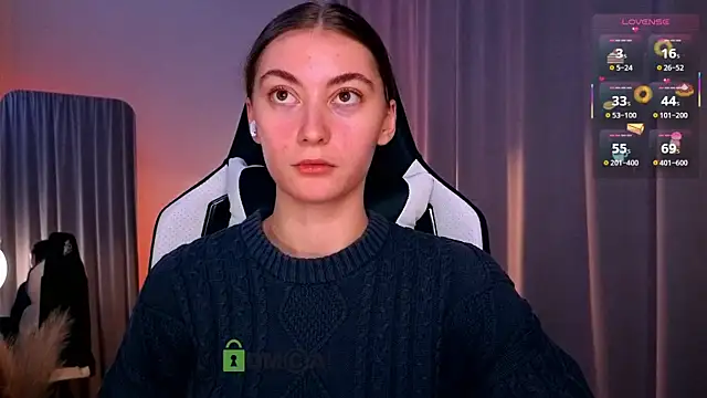 Snapshot of lady_curls chatting on November 21, 9:46 pm lady curls online show from November 21, 9:46 pm