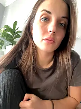 AmiLavs online show from December 5, 11:08 am