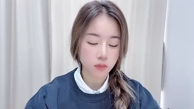 chloe-01 online show from December 16, 7:26 am