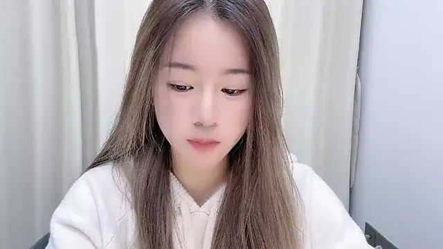 chloe-01 online show from December 28, 12:24 pm