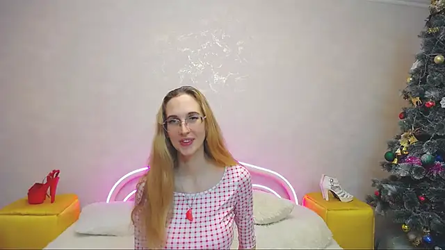 Snapshot of KlaryBrait chatting on January 9, 5:33 pm KlaryBrait online show from January 9, 5:33 pm